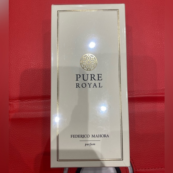 FM 362 - Womens pure ROYAL perfume Brand NEW! - Picture 2 of 3